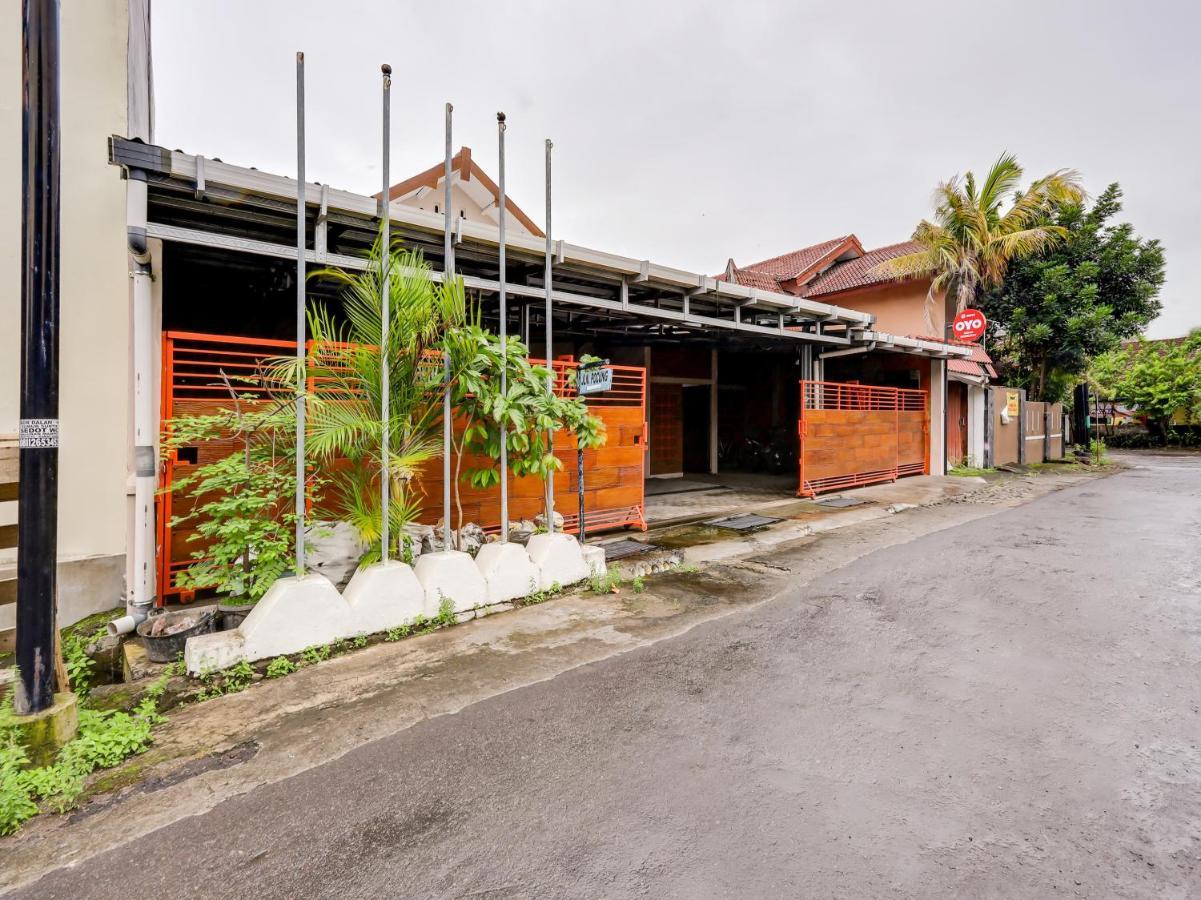 Oyo 90095 Indah Homestay Syariah Kejayan Exterior photo