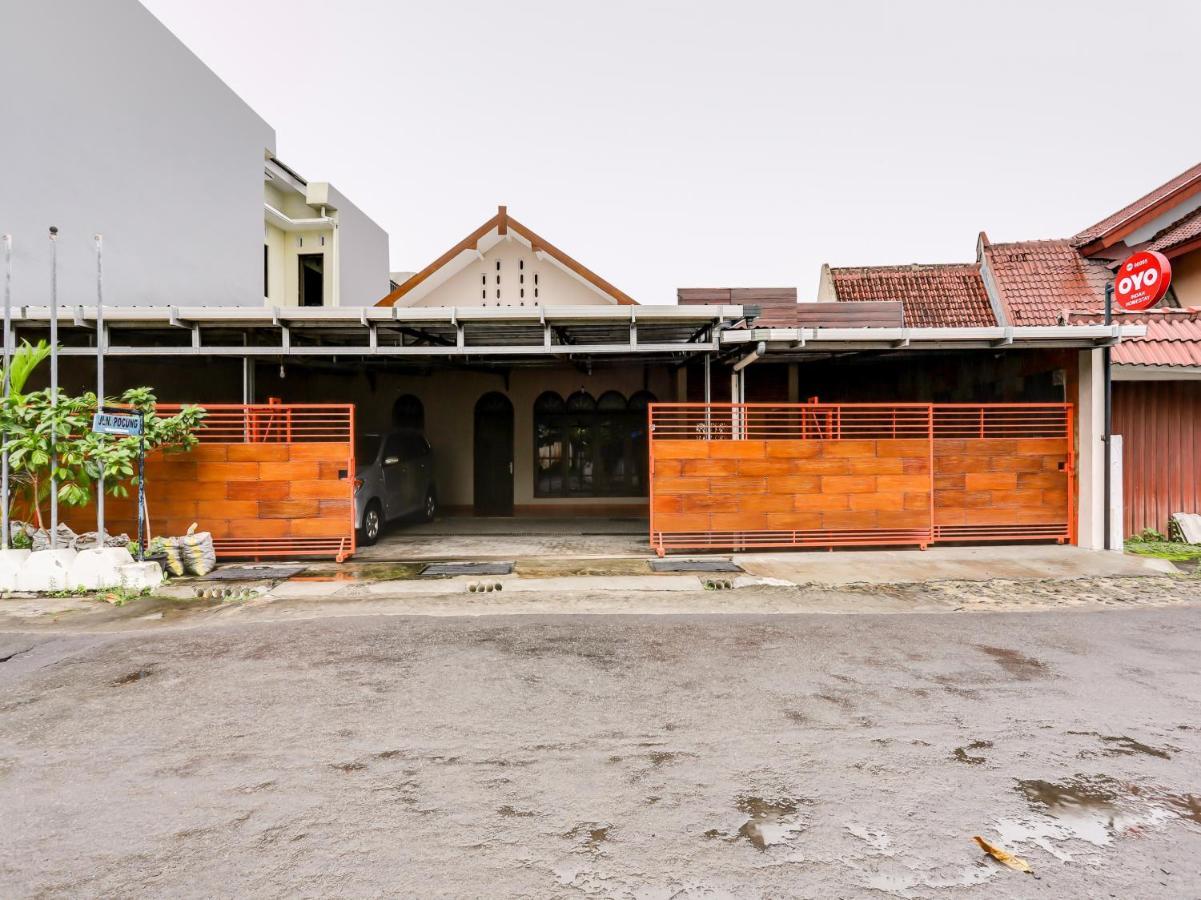 Oyo 90095 Indah Homestay Syariah Kejayan Exterior photo
