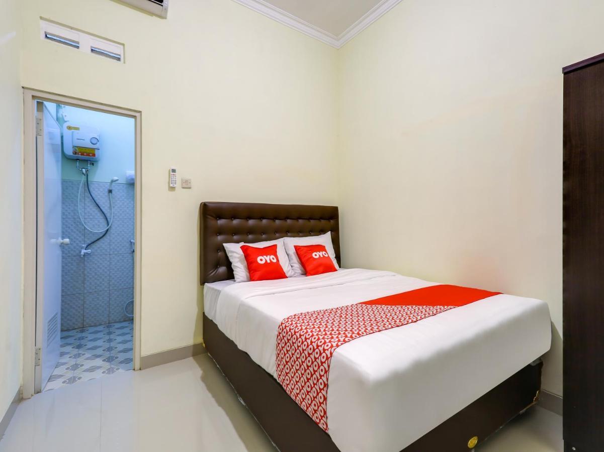 Oyo 90095 Indah Homestay Syariah Kejayan Exterior photo